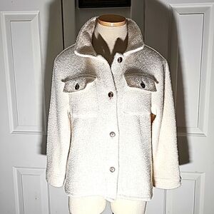 Old Nave shacket.  Cream color.   button-down XL (14-16) pockets.‎